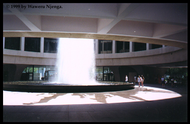 Hirshhorn Courtyard (Full Screen)