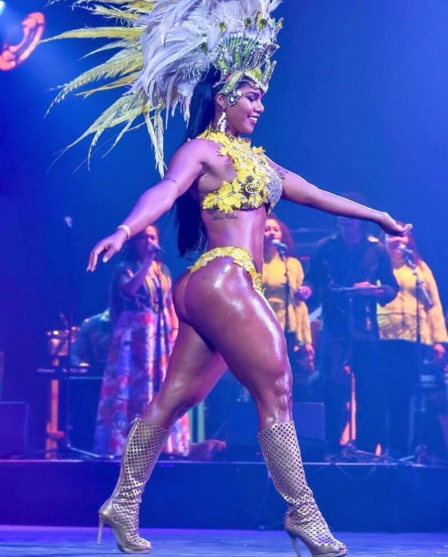 Samba dancer