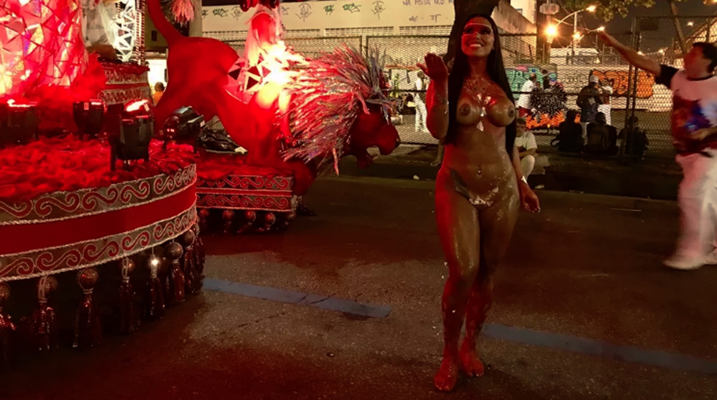 Samba dancer