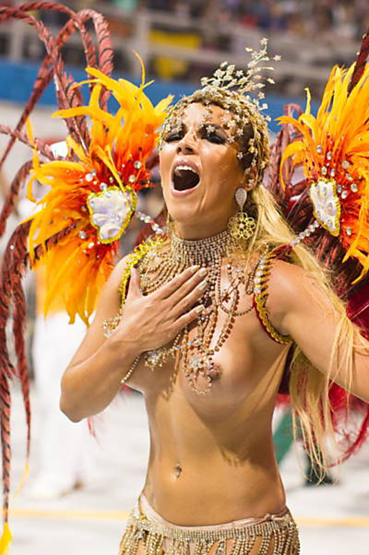Samba dancer