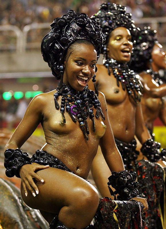 Samba dancer