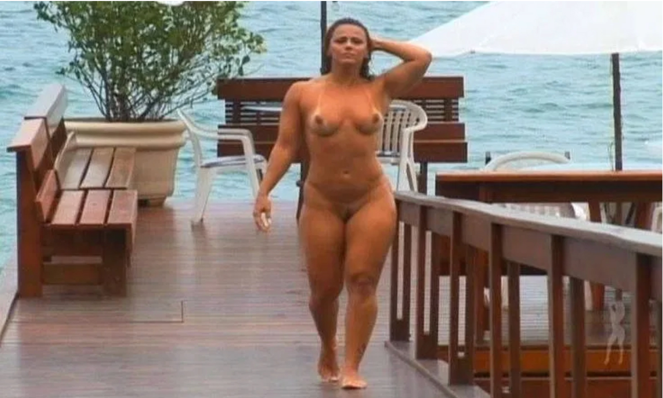 Samba dancer