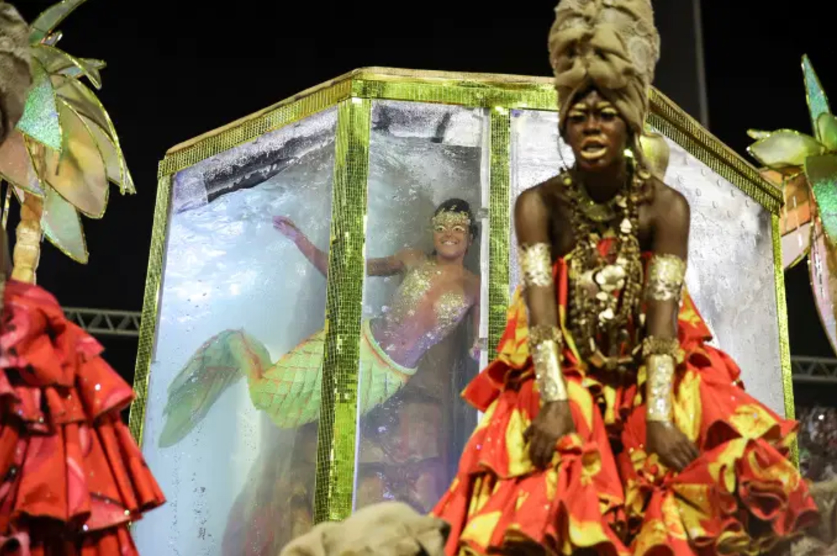 Samba dancer