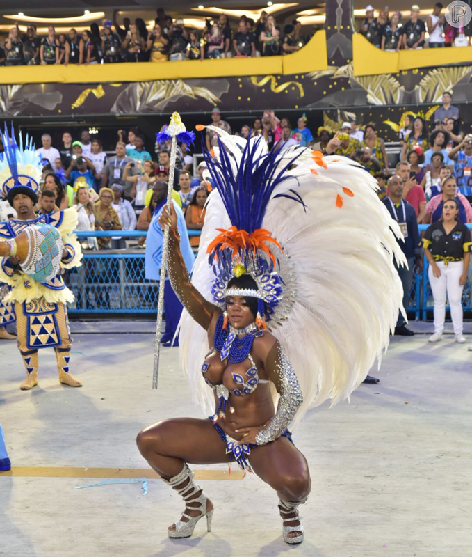 Samba dancer