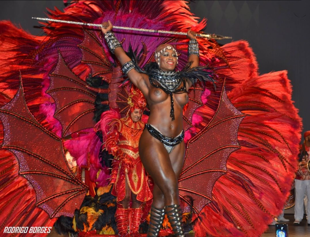 Samba dancer
