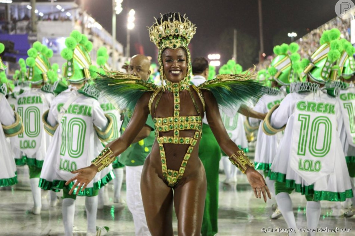 Samba dancer