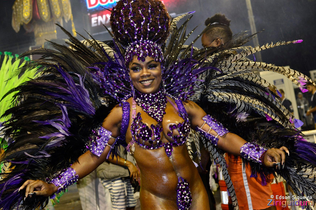 Samba dancer