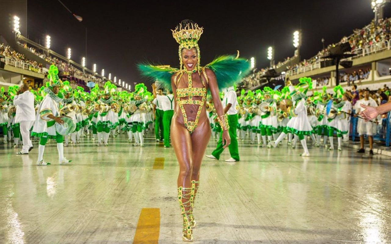 Samba dancer