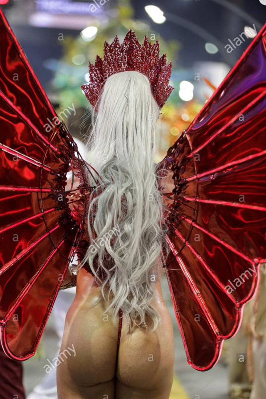 Samba dancer