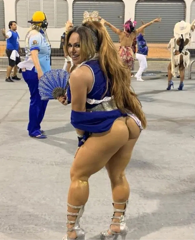 Samba dancer