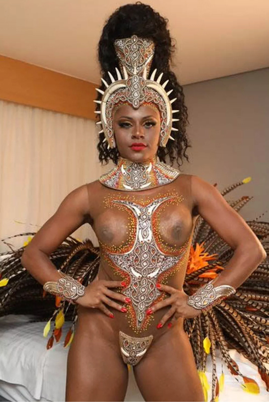 Samba dancer