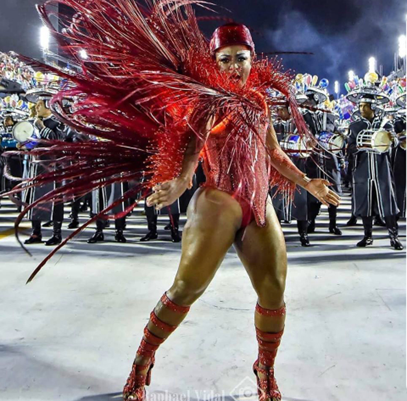 Samba dancer