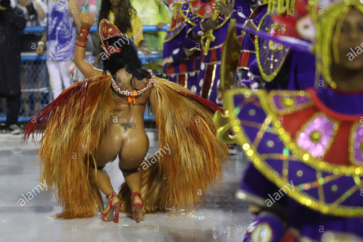 Samba dancer