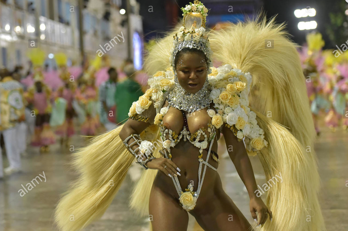 Samba dancer