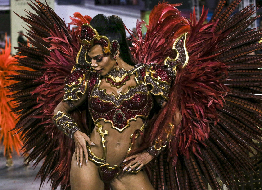 Samba dancer