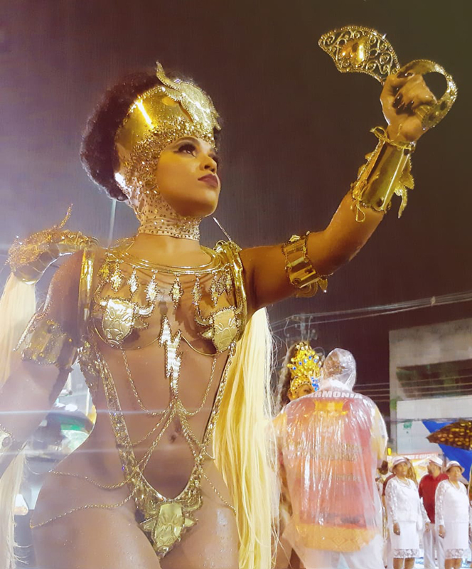 Samba dancer