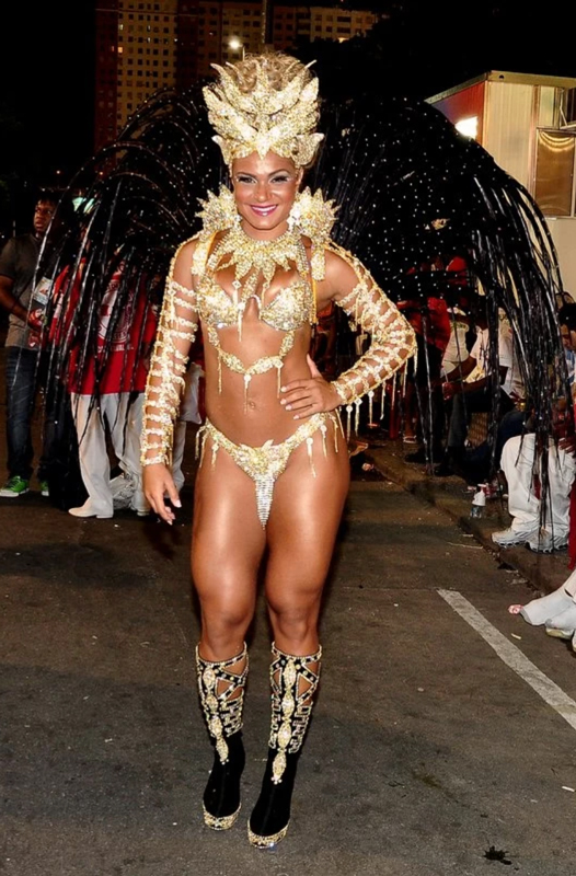 Samba dancer