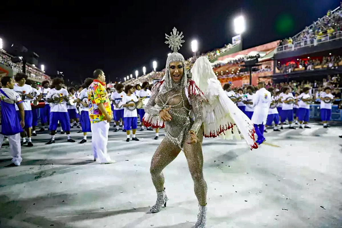 Samba dancer