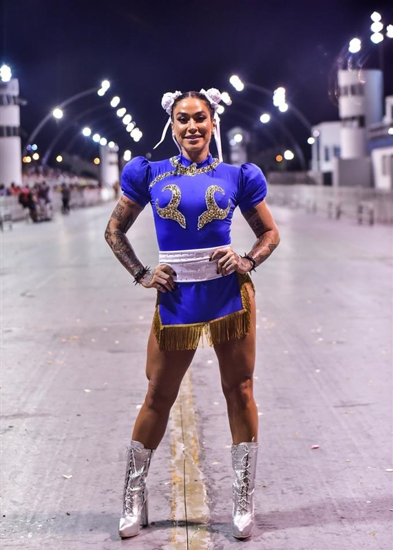 Samba dancer