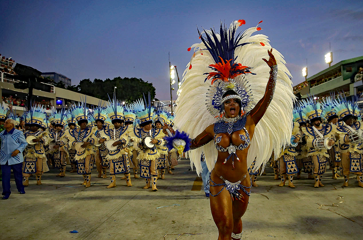 Samba dancer
