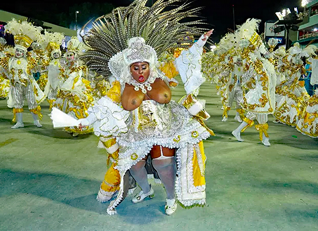 Samba dancer