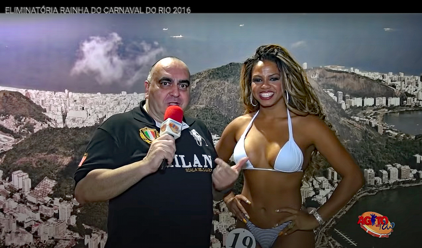 Samba dancer