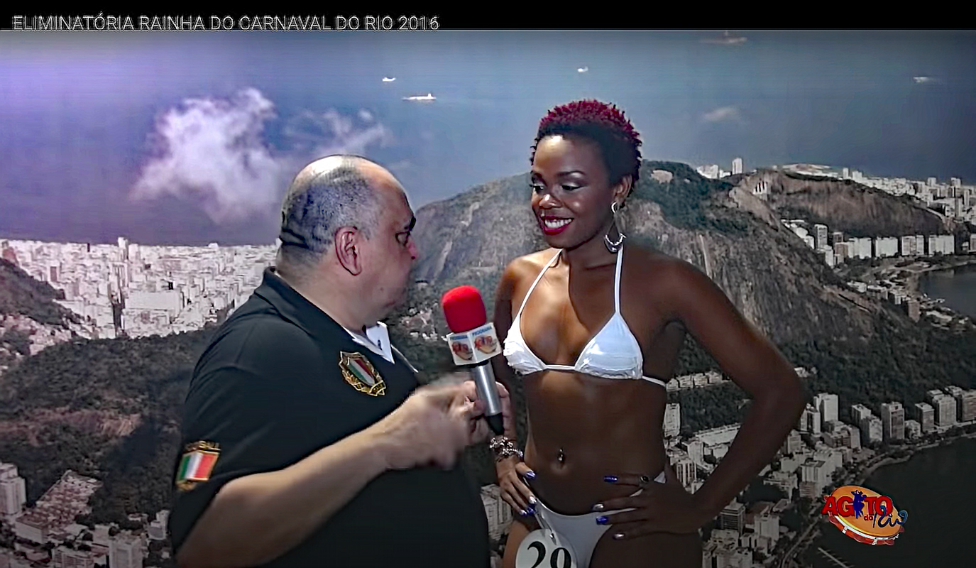 Samba dancer
