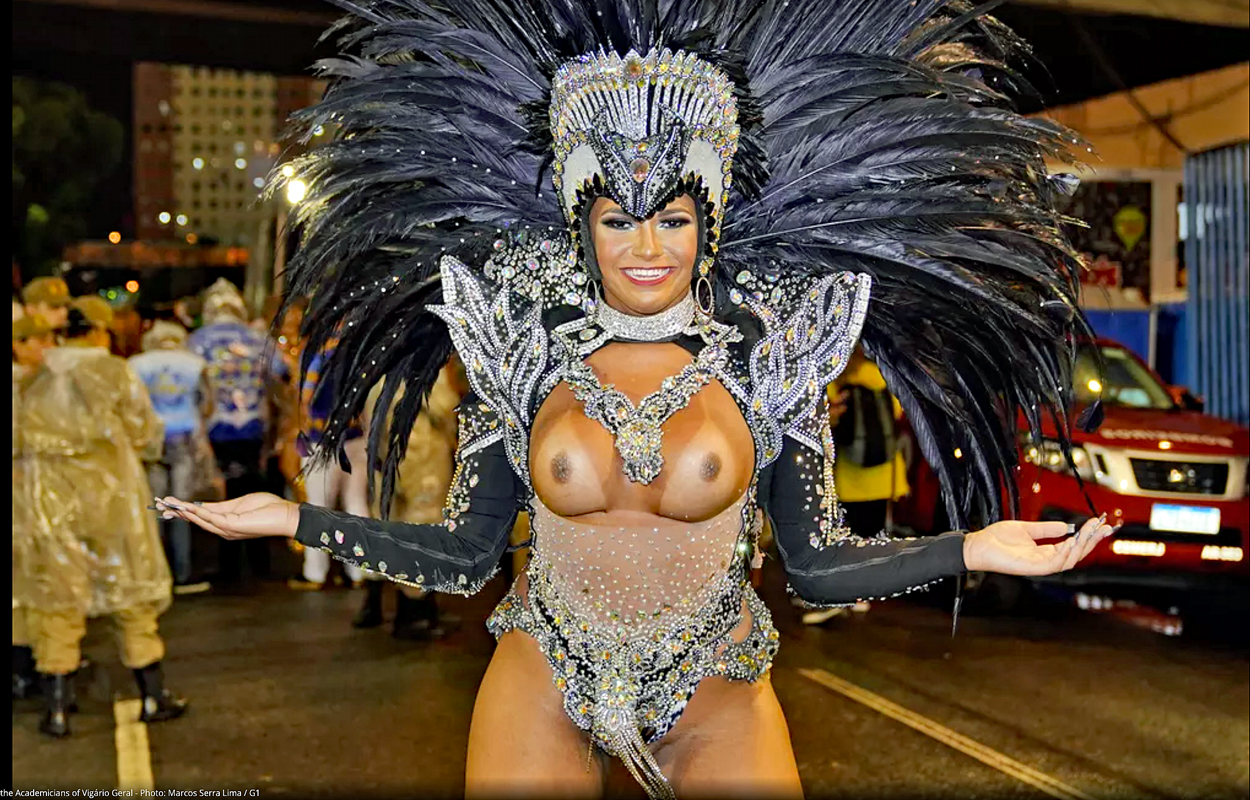 Samba dancer