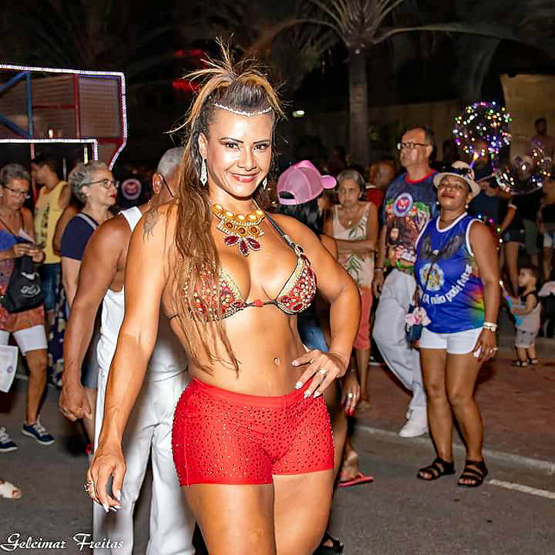 Samba dancer