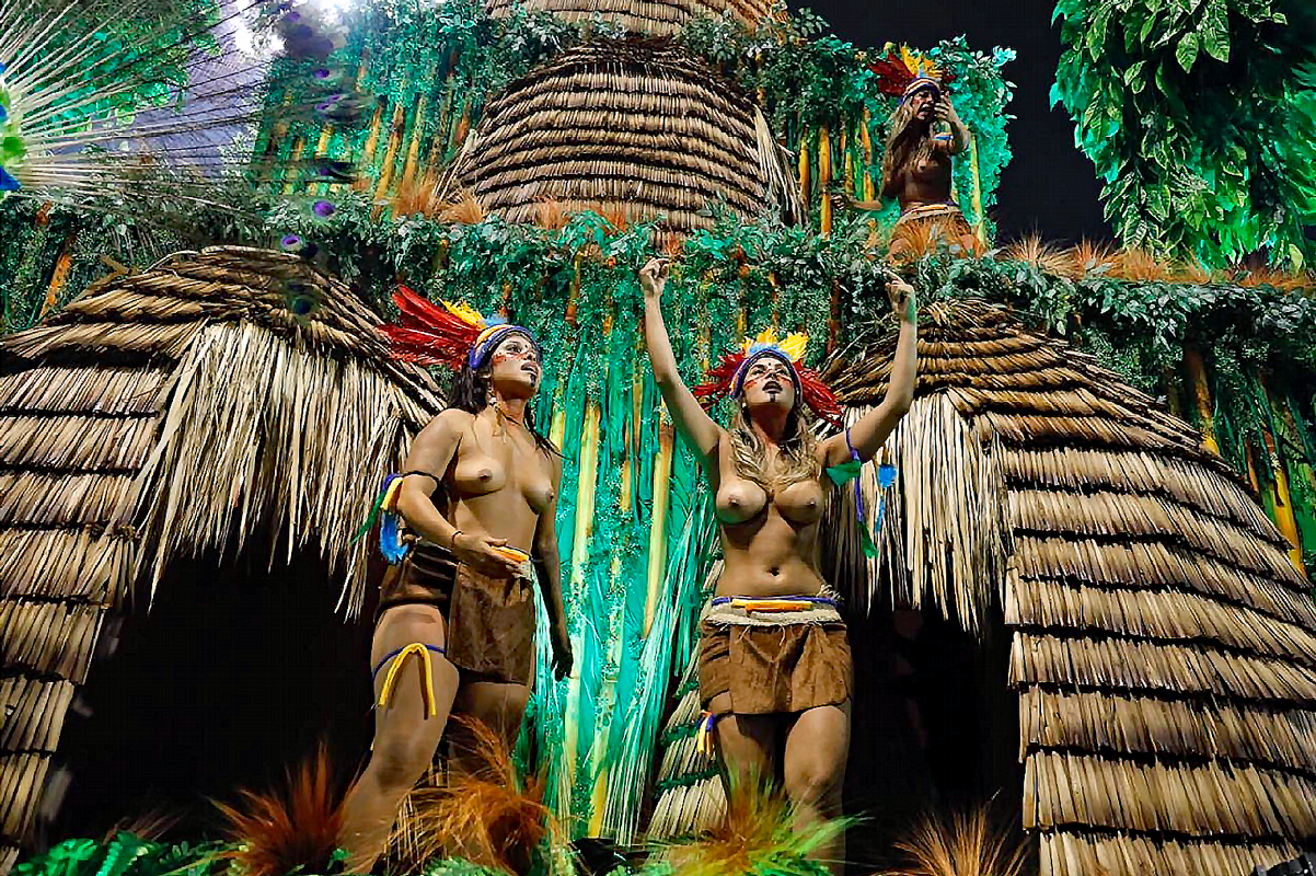 Samba dancer
