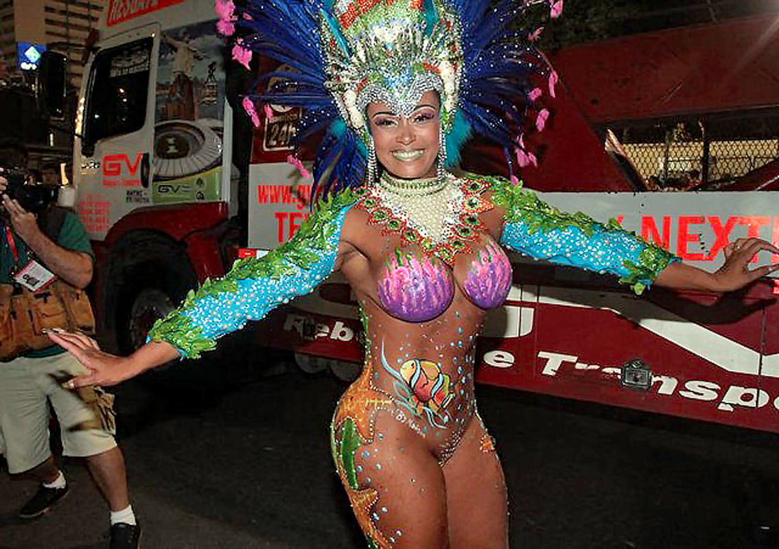 Samba dancer