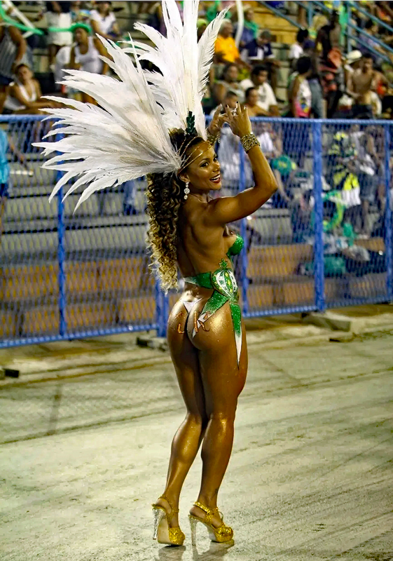 Samba dancer
