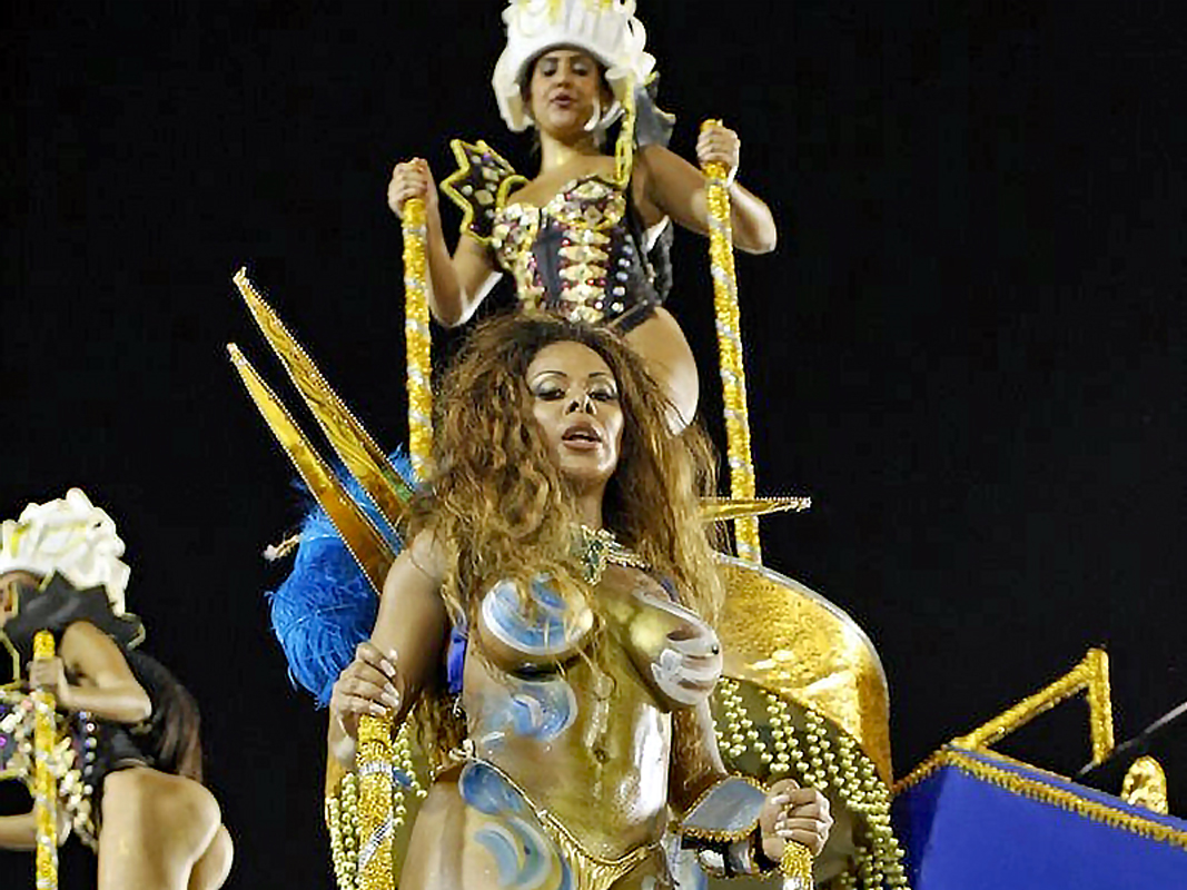 Samba dancer