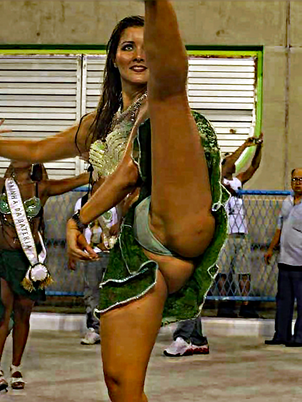 Samba dancer