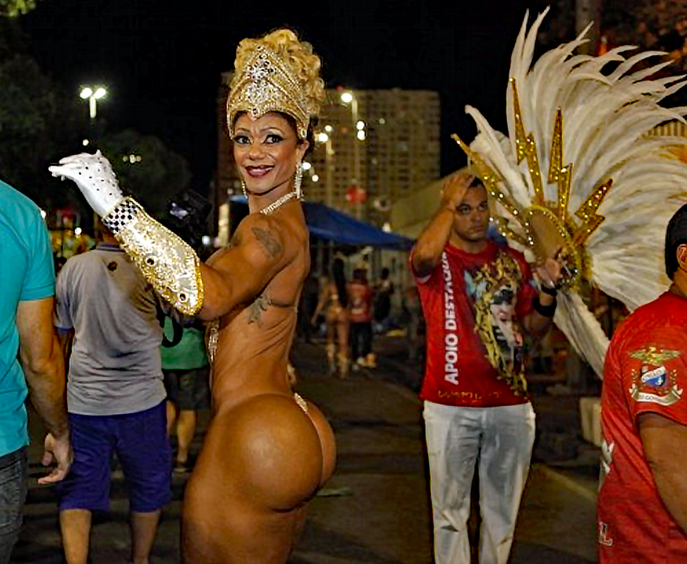 Samba dancer