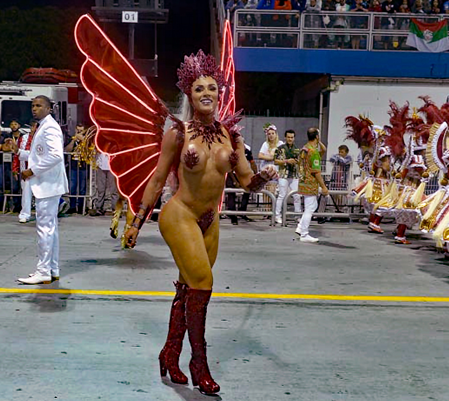Samba dancer