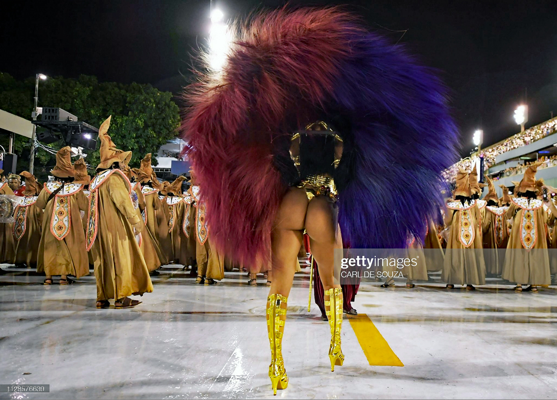 Samba dancer