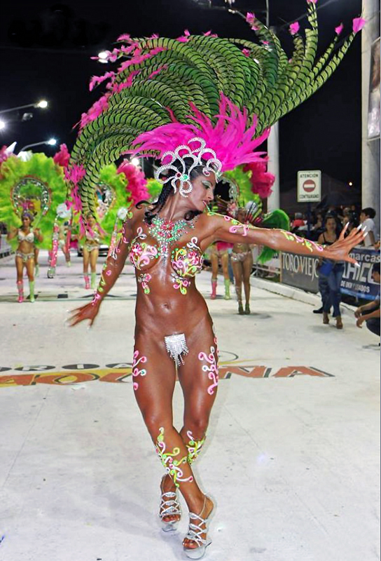 Samba dancer