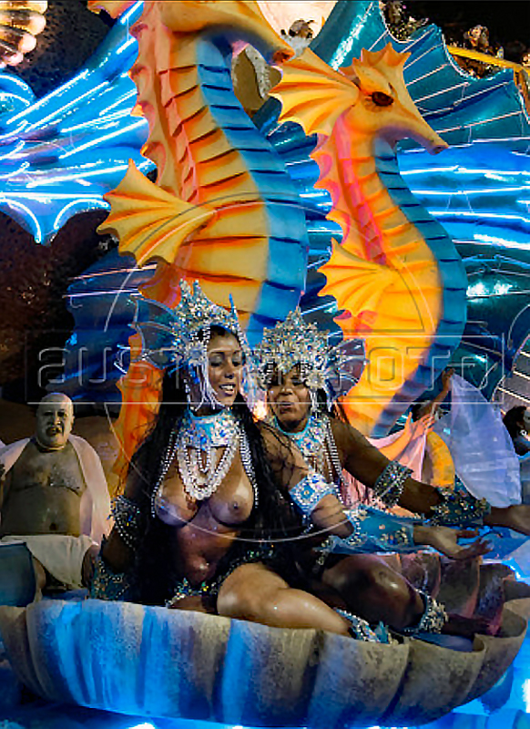 Samba dancer