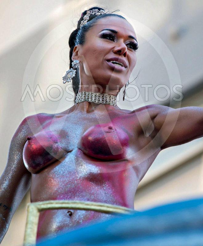 Samba dancer
