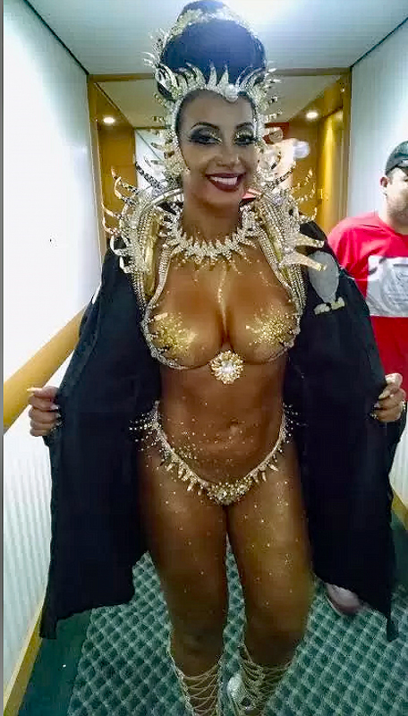 Samba dancer