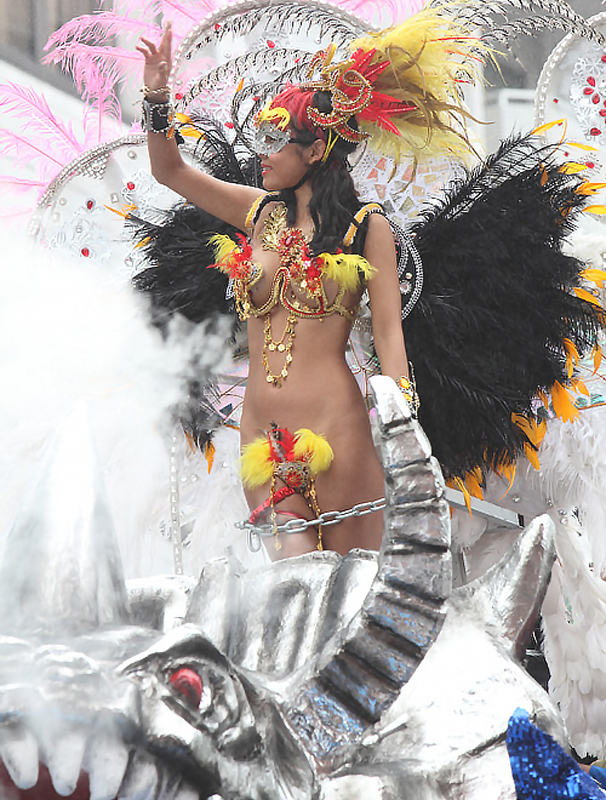 Samba dancer