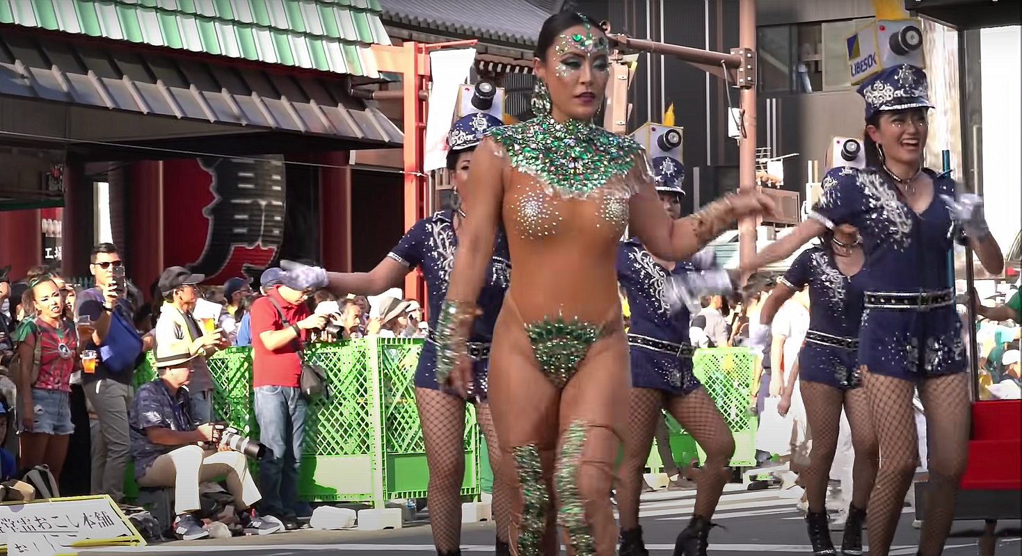 Samba dancer
