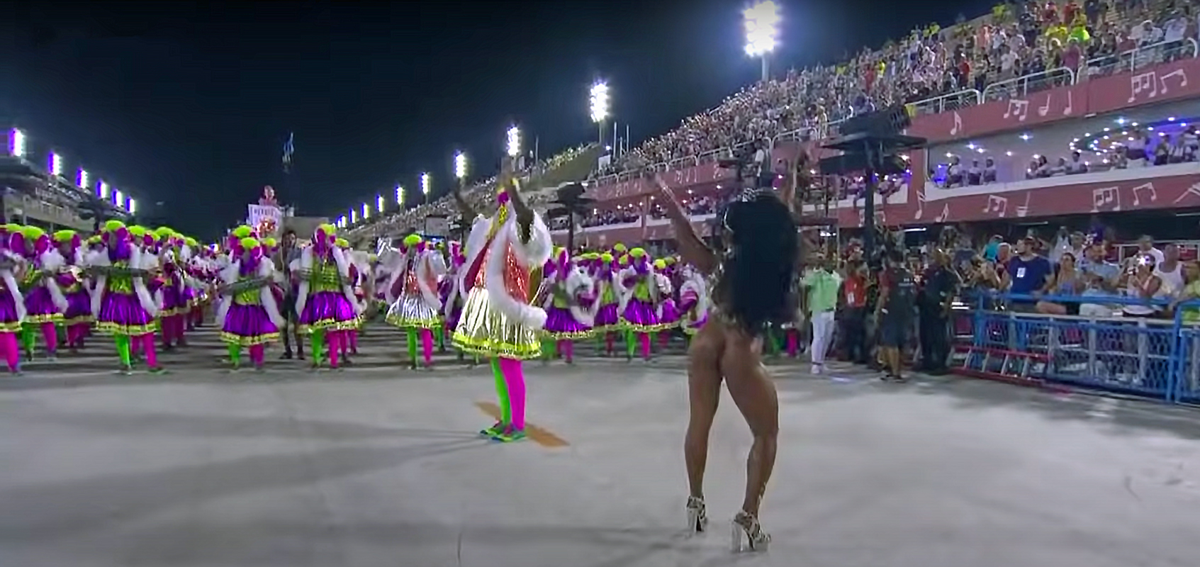Samba dancer