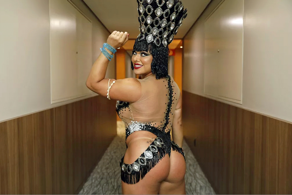 Samba dancer