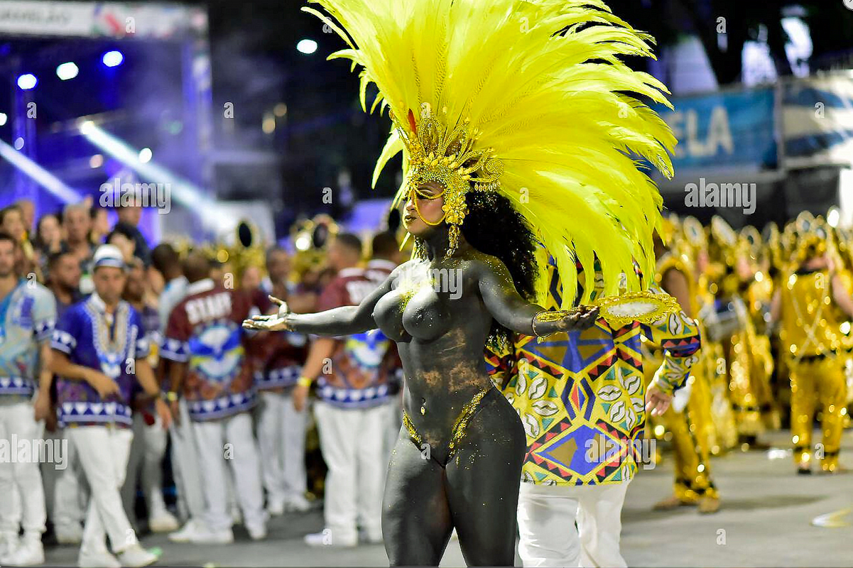 Samba dancer