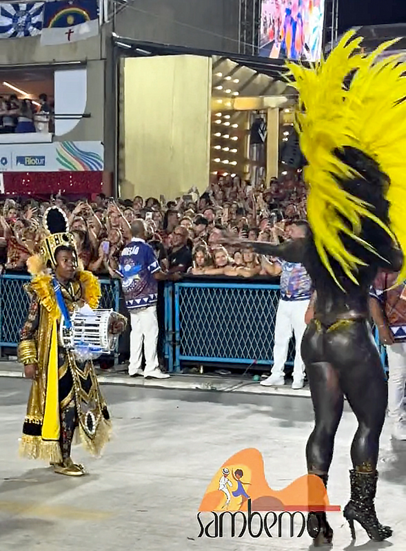 Samba dancer