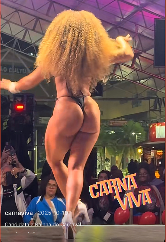 Samba dancer