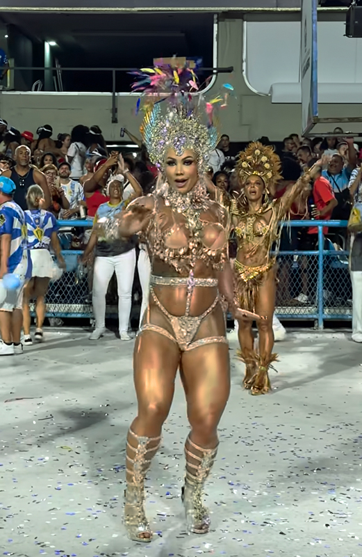 Samba dancer